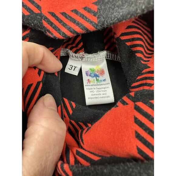 Ash & Aspen's Buffalo Plaid Sweatshirt - Picture 3 of 4